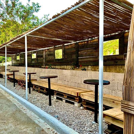 Garden Villa Naza Piqeras Екстериор снимка