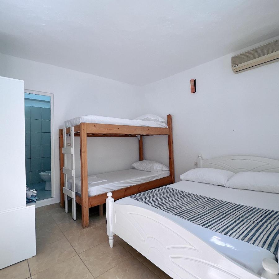Garden Villa Naza Piqeras Екстериор снимка