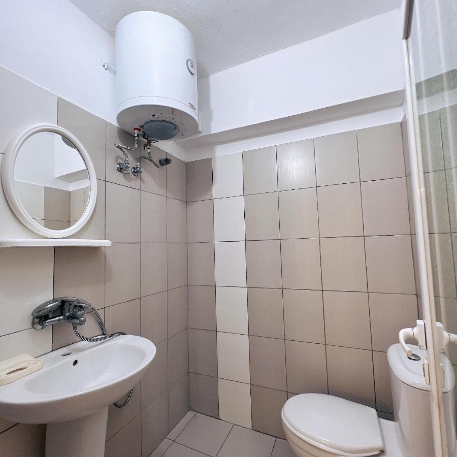Garden Villa Naza Piqeras Екстериор снимка