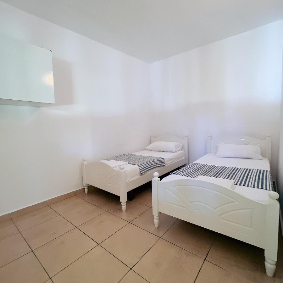 Garden Villa Naza Piqeras Екстериор снимка