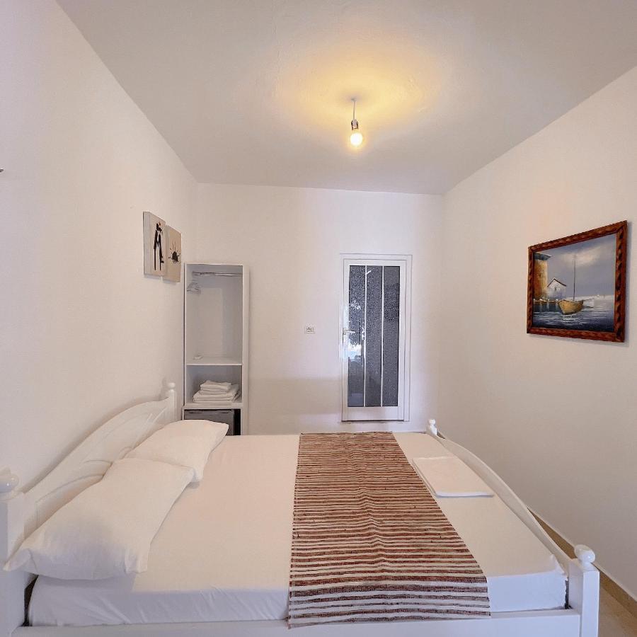Garden Villa Naza Piqeras Екстериор снимка
