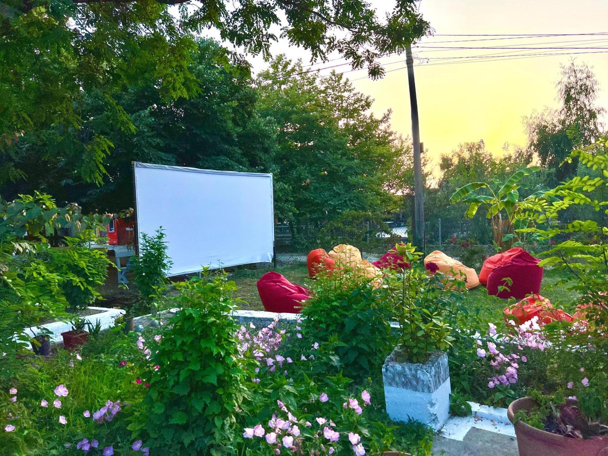 Garden Villa Naza Piqeras Екстериор снимка